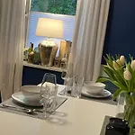 Stylischer Altbau Im Zentrum Апартаменты