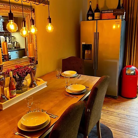 Stylischer Altbau Im Zentrum Lejlighed