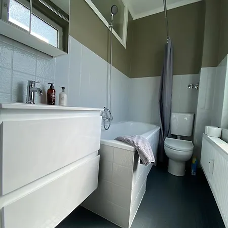 Stylischer Altbau Im Zentrum Lejlighed