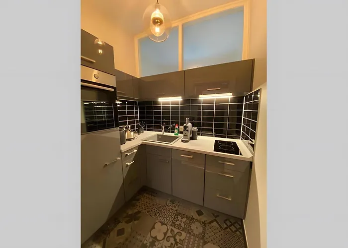 Stylischer Altbau Im Zentrum Apartament